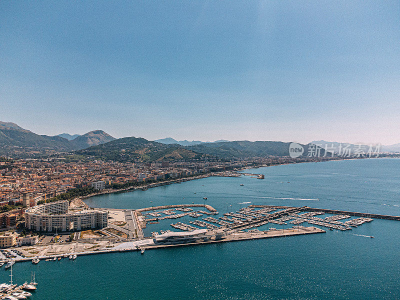 萨勒诺自由广场(Salerno Piazza della libert<e:1> Harbour and Crescent)高架